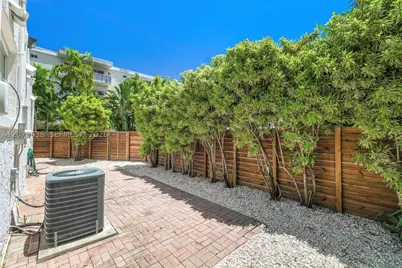 340 NE 125th, North Miami, FL 33161 - Photo 36