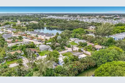 5661 Allen, Hollywood, FL 33021 - Photo 58