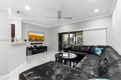 12110 SW 2nd, Pembroke Pines, FL 33025 - Photo 4