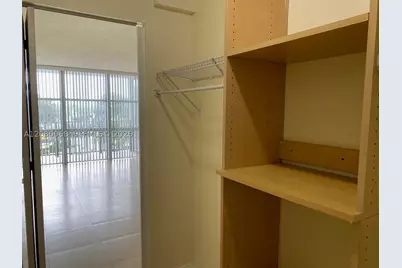 1000 Parkview #427, Hallandale Beach, FL 33009 - Photo 16
