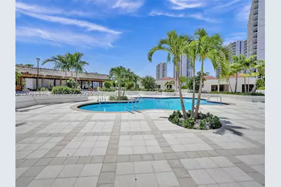 20281 E Country Club #CAB3, Aventura, FL 33180 - Photo 2