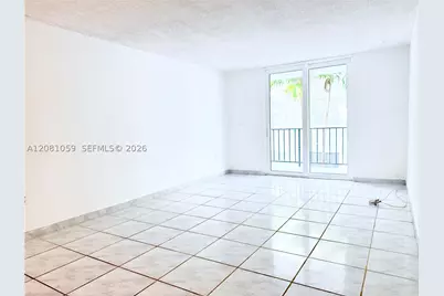 720 Collins #204, Miami Beach, FL 33139 - Photo 4