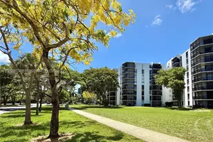 3475 N Country Club, Aventura, FL 33180 - Photo 2