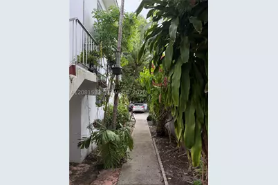 1045 SW 4th #2, Miami, FL 33130 - Photo 16