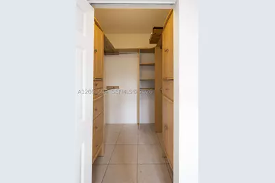 17350 NW 67th #301, Hialeah, FL 33015 - Photo 16