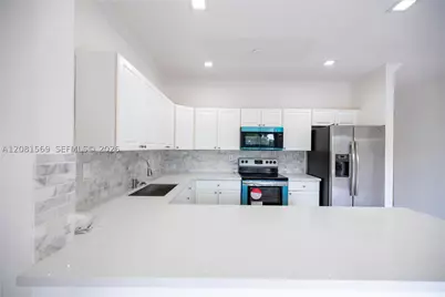 17350 NW 67th #301, Hialeah, FL 33015 - Photo 8