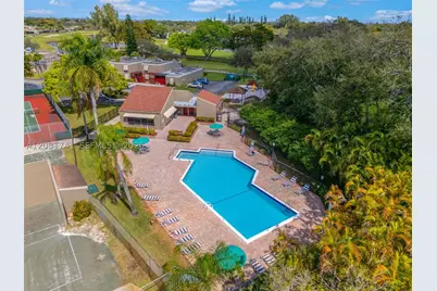 1699 W Fairway, Pembroke Pines, FL 33026 - Photo 24