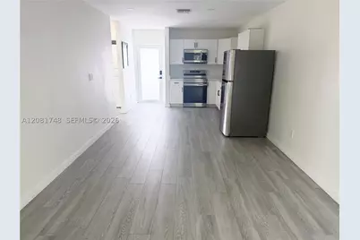 208 Meridian #6, Miami Beach, FL 33139 - Photo 2