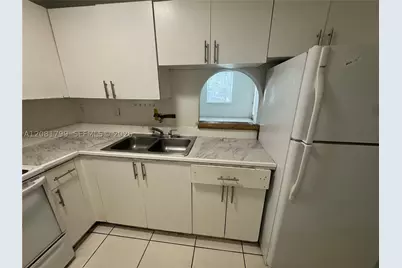 5755 W 20th #201, Hialeah, FL 33012 - Photo 2