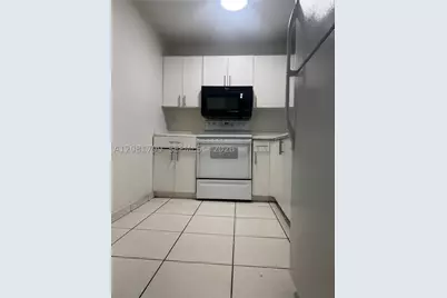 5755 W 20th #201, Hialeah, FL 33012 - Photo 12
