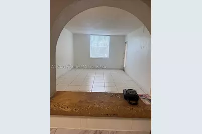 5755 W 20th #201, Hialeah, FL 33012 - Photo 14