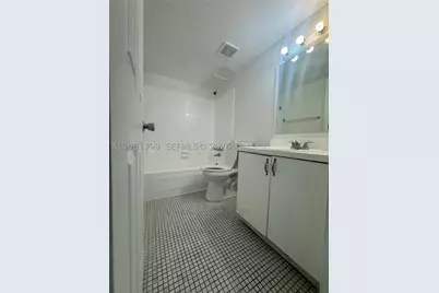 5755 W 20th #201, Hialeah, FL 33012 - Photo 20