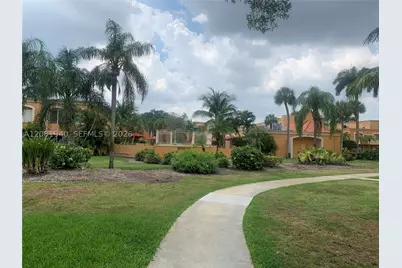 17911 NW 68th #M201, Hialeah, FL 33015 - Photo 22