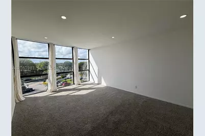1000 Parkview #531, Hallandale Beach, FL 33009 - Photo 20