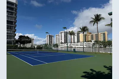 1000 Parkview #531, Hallandale Beach, FL 33009 - Photo 28