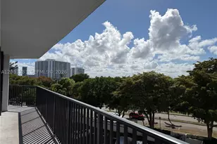 1000 Parkview, Hallandale Beach, FL 33009 - Photo 4