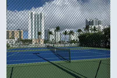 1000 Parkview #531, Hallandale Beach, FL 33009 - Photo 26