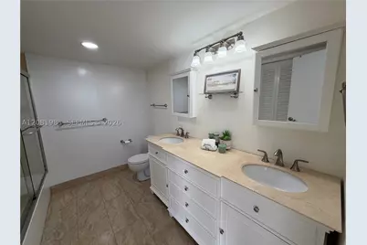 1000 Parkview #531, Hallandale Beach, FL 33009 - Photo 18