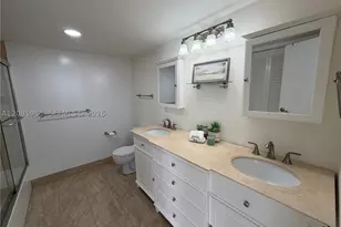 1000 Parkview, Hallandale Beach, FL 33009 - Photo 18
