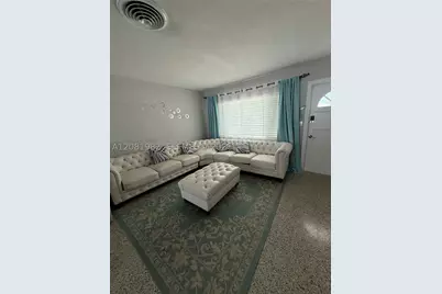 52 45th, Treasure Island, FL 33706 - Photo 4