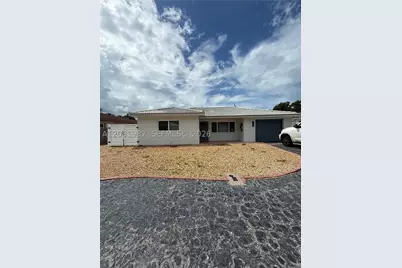 52 45th, Treasure Island, FL 33706 - Photo 2