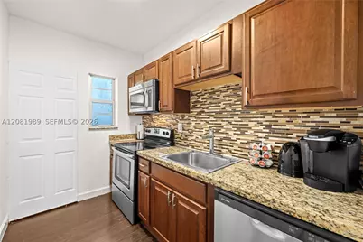 1032 Michigan #D, Miami Beach, FL 33139 - Photo 8