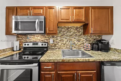 1032 Michigan #D, Miami Beach, FL 33139 - Photo 10