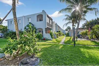 1432 S Lakeside Drive #4, Lake Worth, FL 33460 - Photo 2