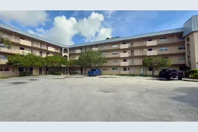 6201 N Falls Cir Drive, Lauderhill, FL 33319 - Photo 2