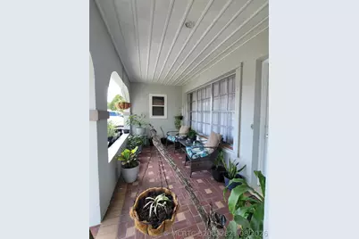 262 NE Floresta Drive, Port Saint Lucie, FL 34983 - Photo 8