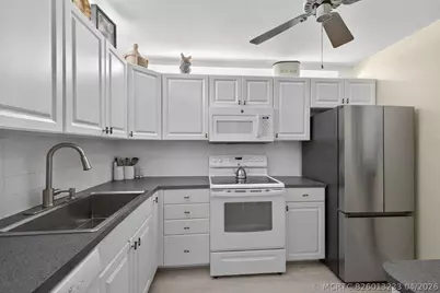 837 NW 47th Street, Deerfield Beach, FL 33064 - Photo 10