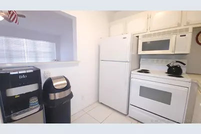 319 Chatham P, West Palm Beach, FL 33417 - Photo 8