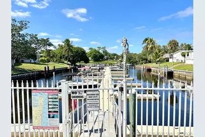 312 Hibiscus Drive, Deerfield Beach, FL 33442 - Photo 18