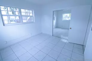 465 Paradise Isle Blvd, Hallandale Beach, FL 33009 - Photo 10