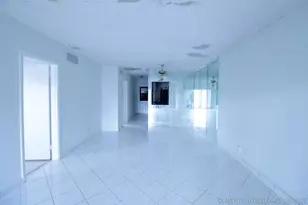 465 Paradise Isle Blvd, Hallandale Beach, FL 33009 - Photo 16