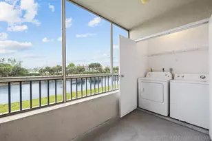 2861 N Oakland Forest Dr, Oakland Park, FL 33309 - Photo 22