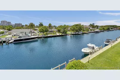 455 Paradise Isle Boulevard #305, Hallandale Beach, FL 33009 - Photo 24