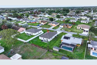 535 SW Butler Avenue, Port Saint Lucie, FL 34983 - Photo 32
