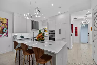 21 NE 25th Street, Wilton Manors, FL 33305 - Photo 2
