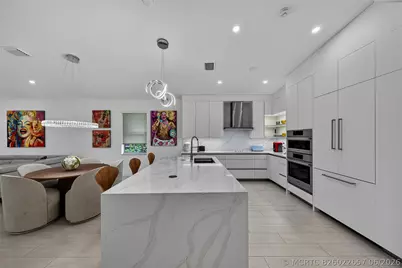 21 NE 25th Street, Wilton Manors, FL 33305 - Photo 8