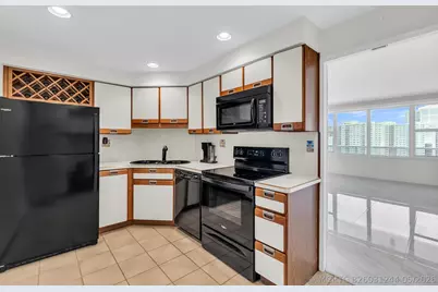 3300 NE 36th Street #1711, Fort Lauderdale, FL 33308 - Photo 14