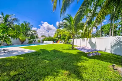 250 NE 27th Court, Boca Raton, FL 33431 - Photo 10