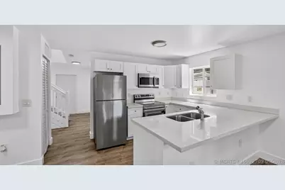 2902 NW 44th Street, Miami, FL 33142 - Photo 12