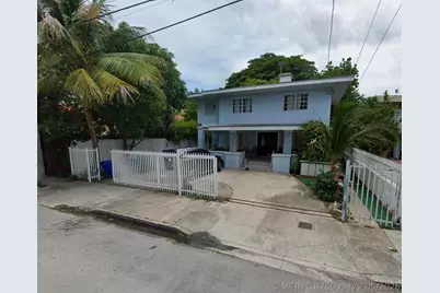 652 NW 1st Street, Miami, FL 33128 - Photo 2