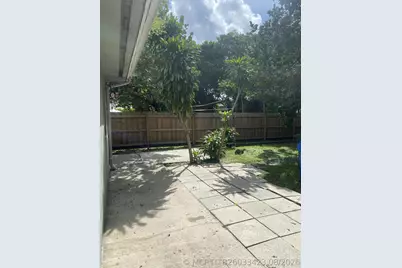 1546 NE 32nd Street #B, Oakland Park, FL 33334 - Photo 20