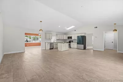 371 SW Butler Avenue, Port Saint Lucie, FL 34983 - Photo 4