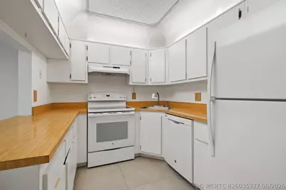 802 Sky Pine Way #E2, Greenacres, FL 33415 - Photo 4