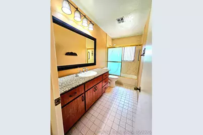 566 Village Lake Drive, Weston, FL 33326 - Photo 22