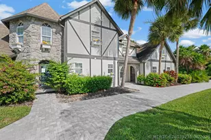 121 Queen Eugenia Ct, Hutchinson Island, FL 34949 - Photo 1