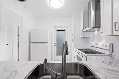 5031 W Oakland Park Boulevard #309, Lauderdale Lakes, FL 33313 - Photo 6